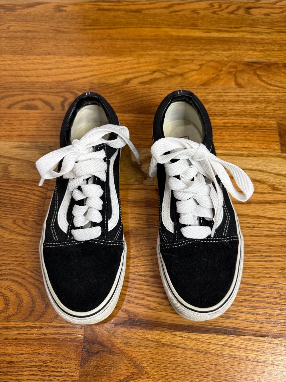 Vans Black & White Old Skool Sneakers 7.5